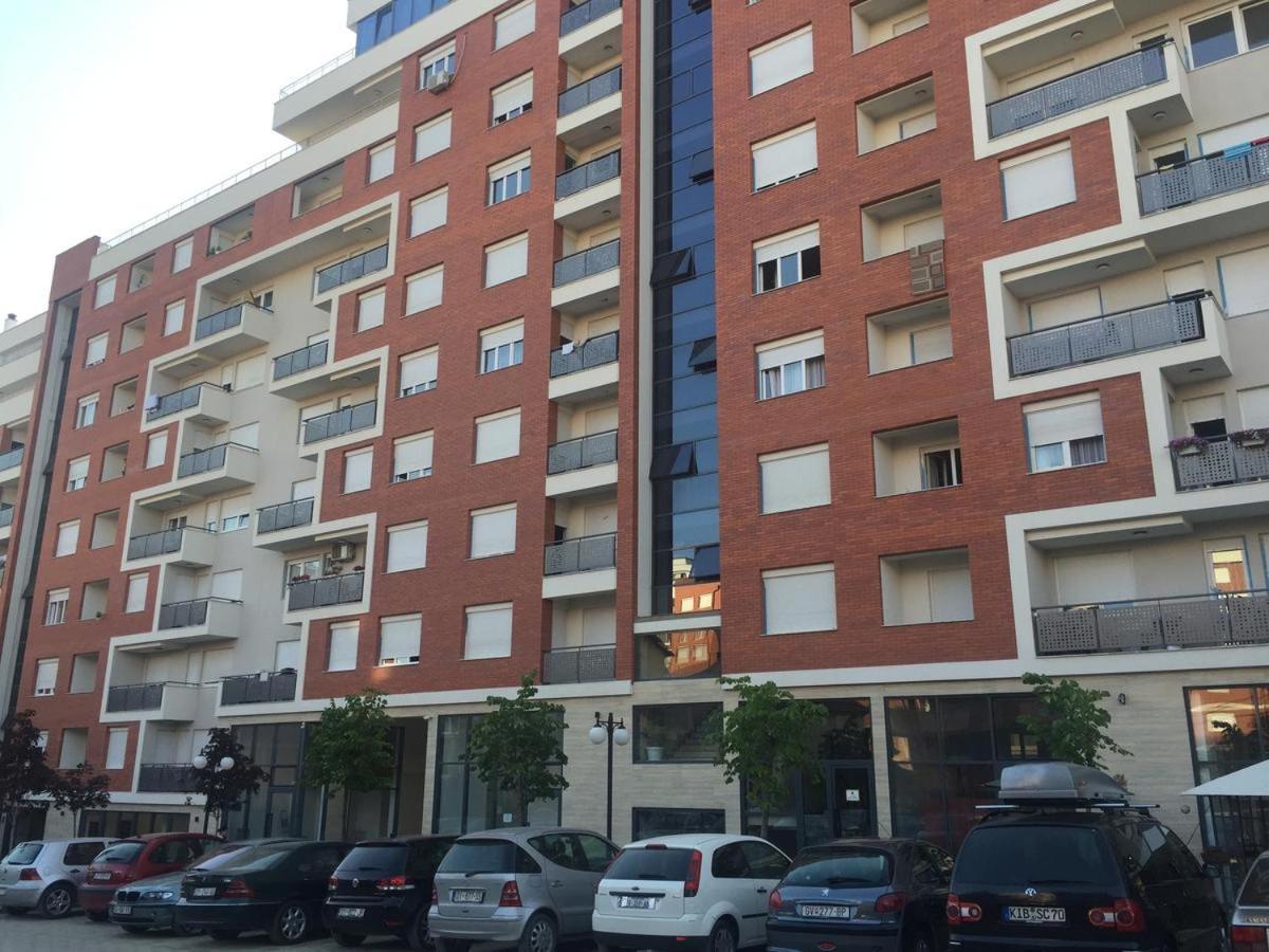 Апартаменти Blini Complex Приштина Екстер'єр фото